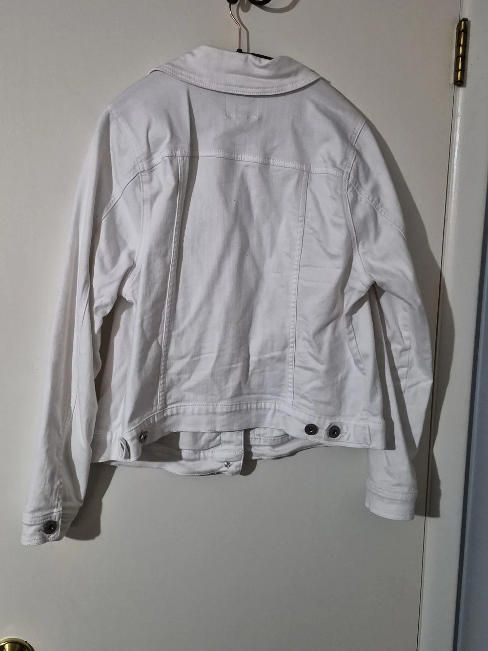 torrid White Denim Trucker Jacket - Picture 2 of 2